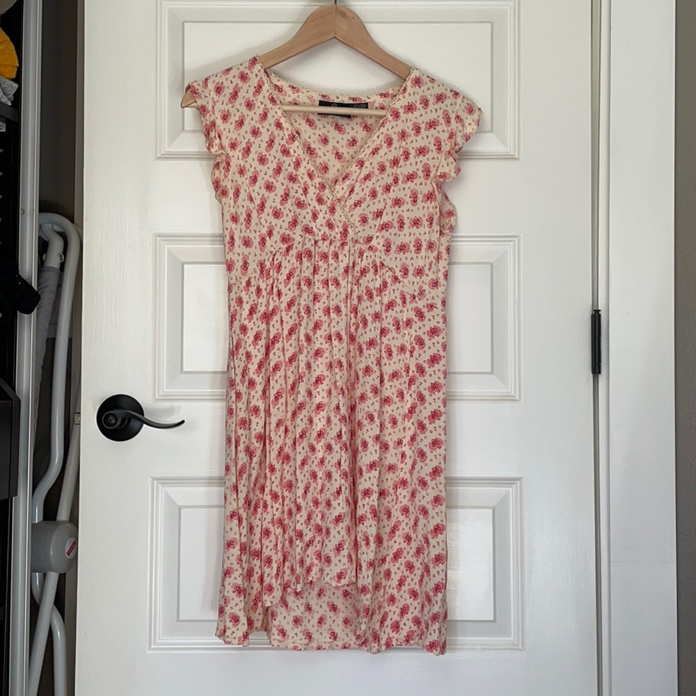 Babydoll floral print dress.